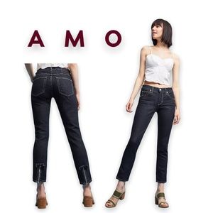 ⤵️🆕 AMO Bow Mid-Rise Straight Cropped Jeans